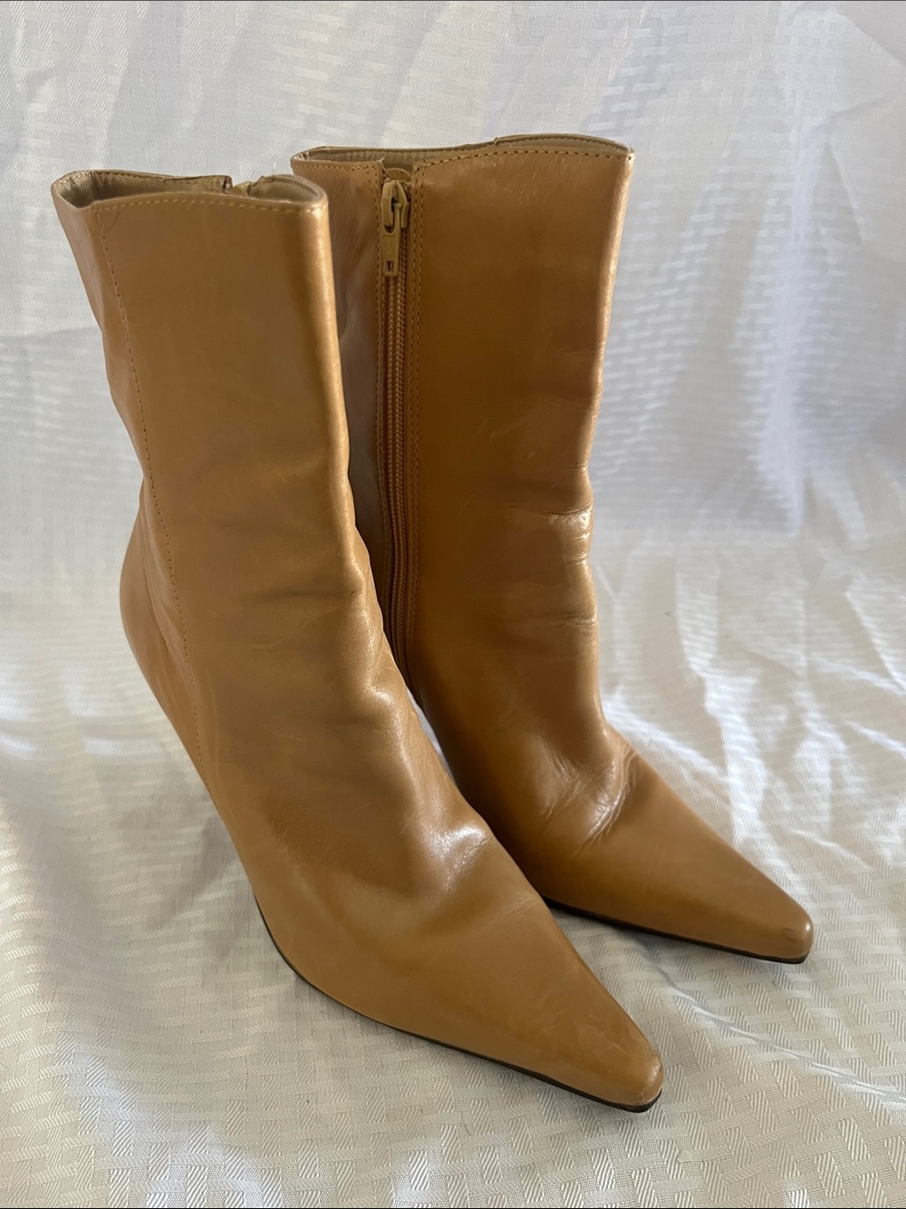 Pointed-Toe Mid-Calf Heeled Boots in Tan
